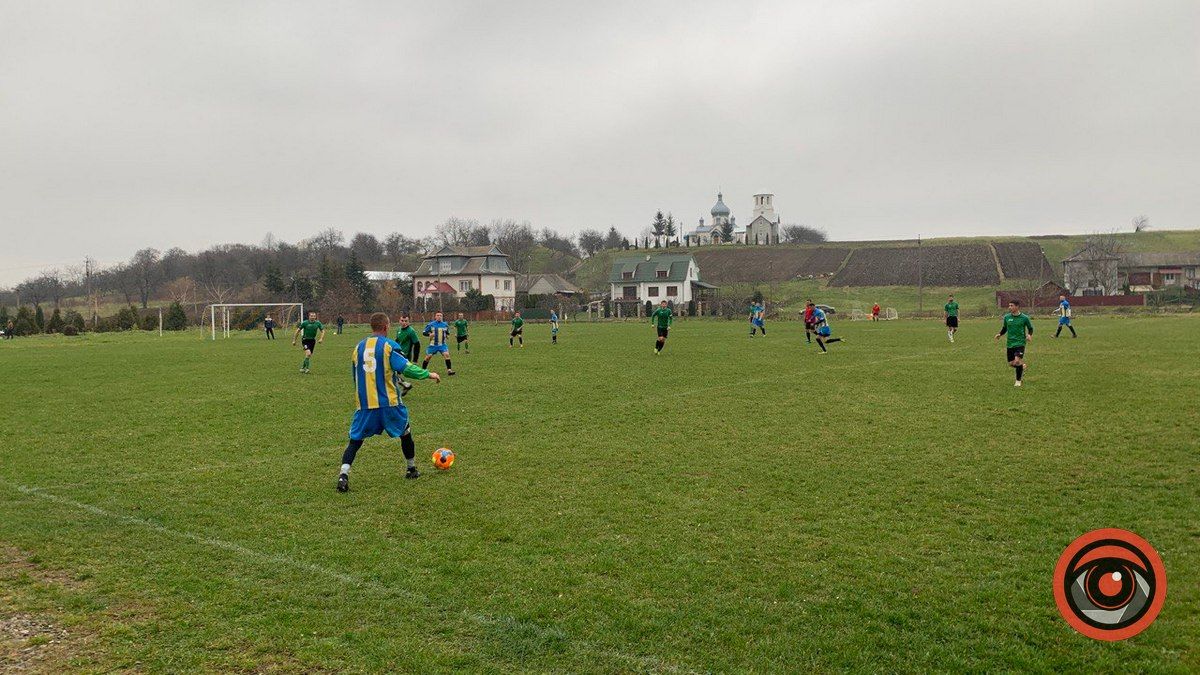 Команда "Вікторія" завершила перше коло перемогою над ФК "Підгайчики" 9