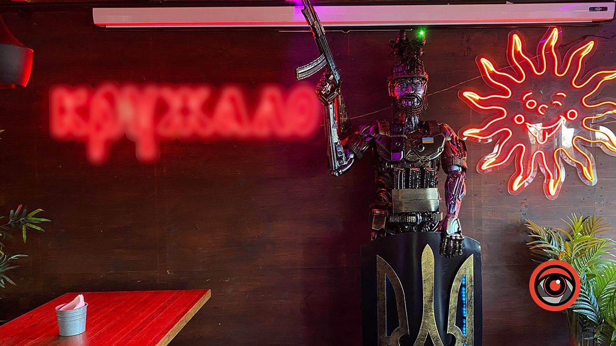 У Коломиї встановили скульптуру Любомиру Бордуну, виготовлену із уламків техніки ворога 2