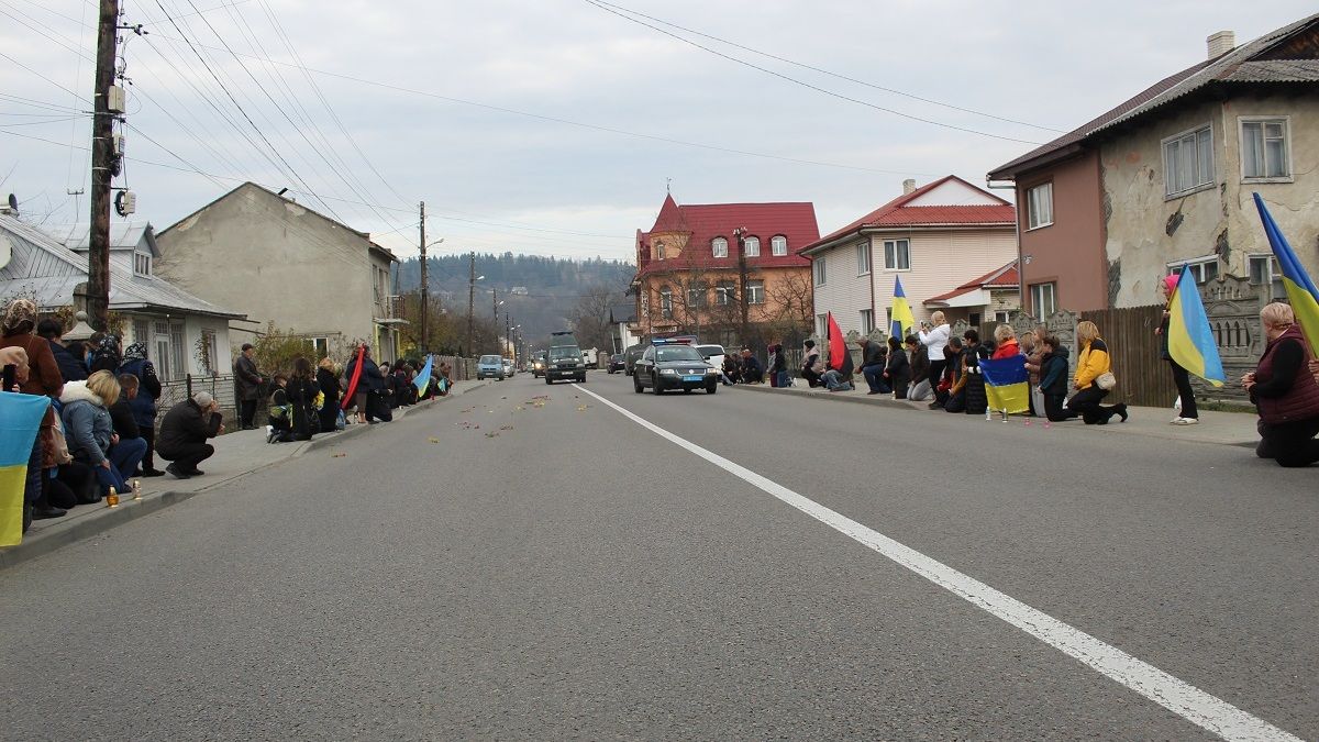 Делятинська громада попрощалася із загиблим Володимиром Марченком 1