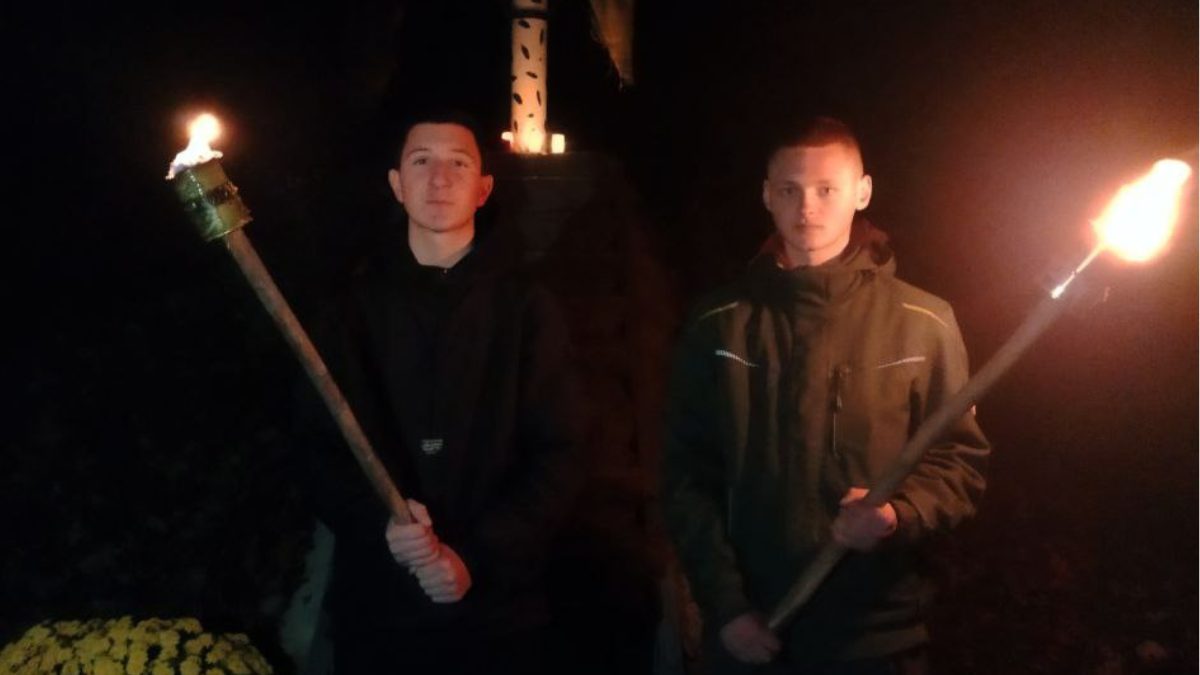 У Саджавці відбулася смолоскипна хода присвячена листопадовому чину 6