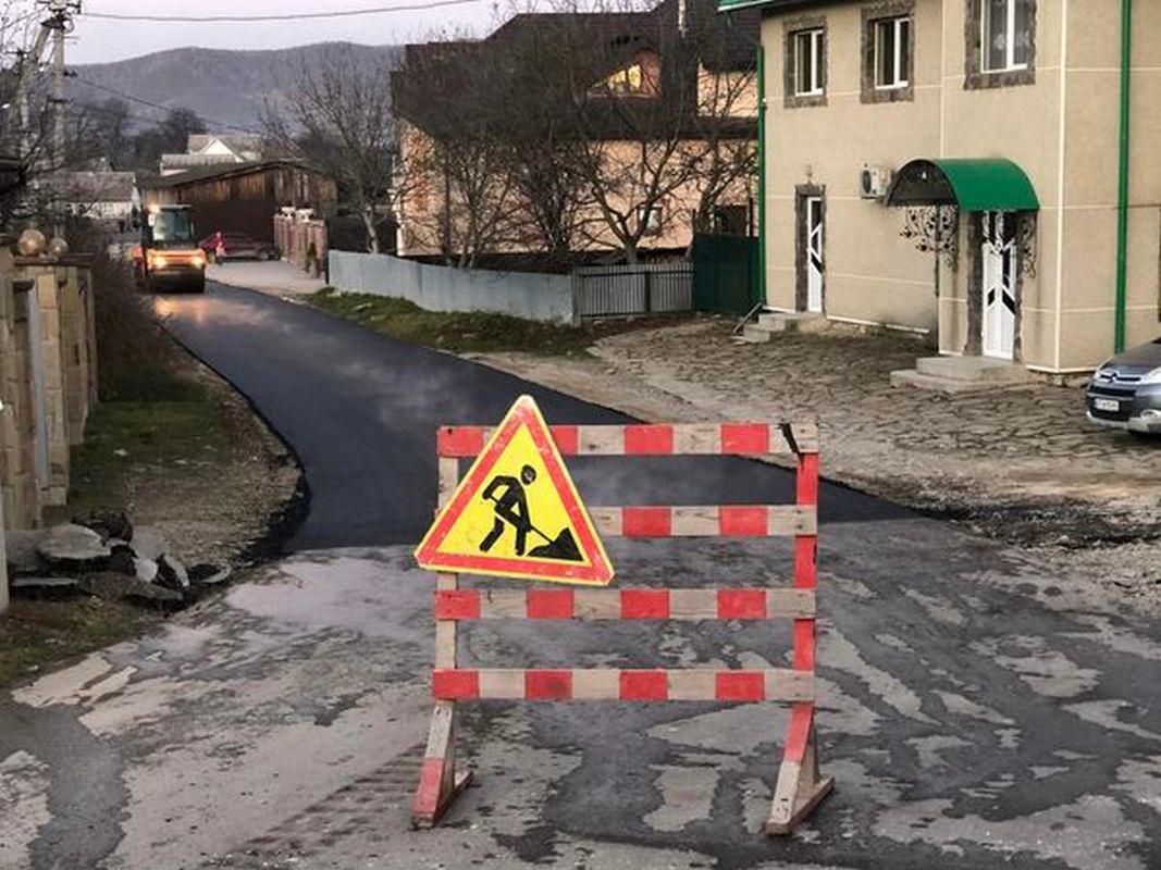 У Делятинській громаді проклали кілька кілометрів асфальту 1