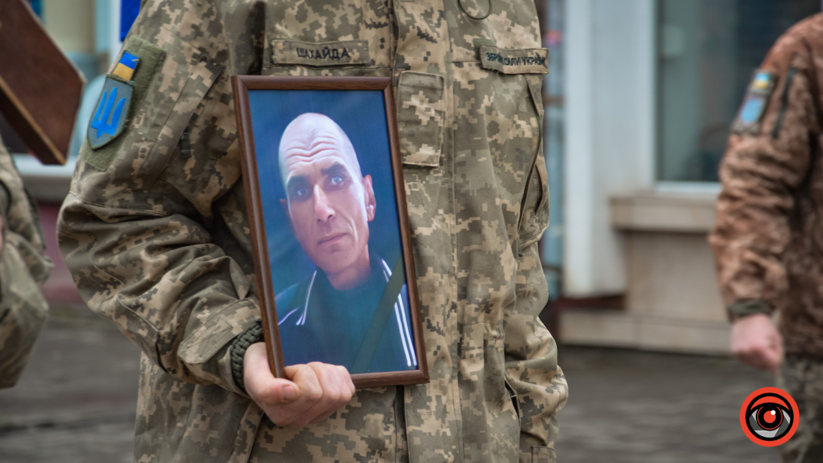 Коломия попрощалася з Героєм Олегом Анатійчуком 12