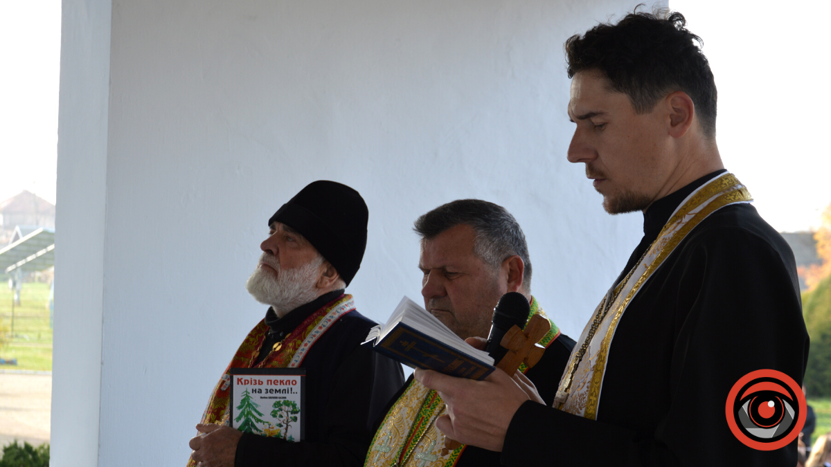 У Нижньовербізькому ліцеї відкрили меморіальну дошку Герою України Олександру Кукурбі 8