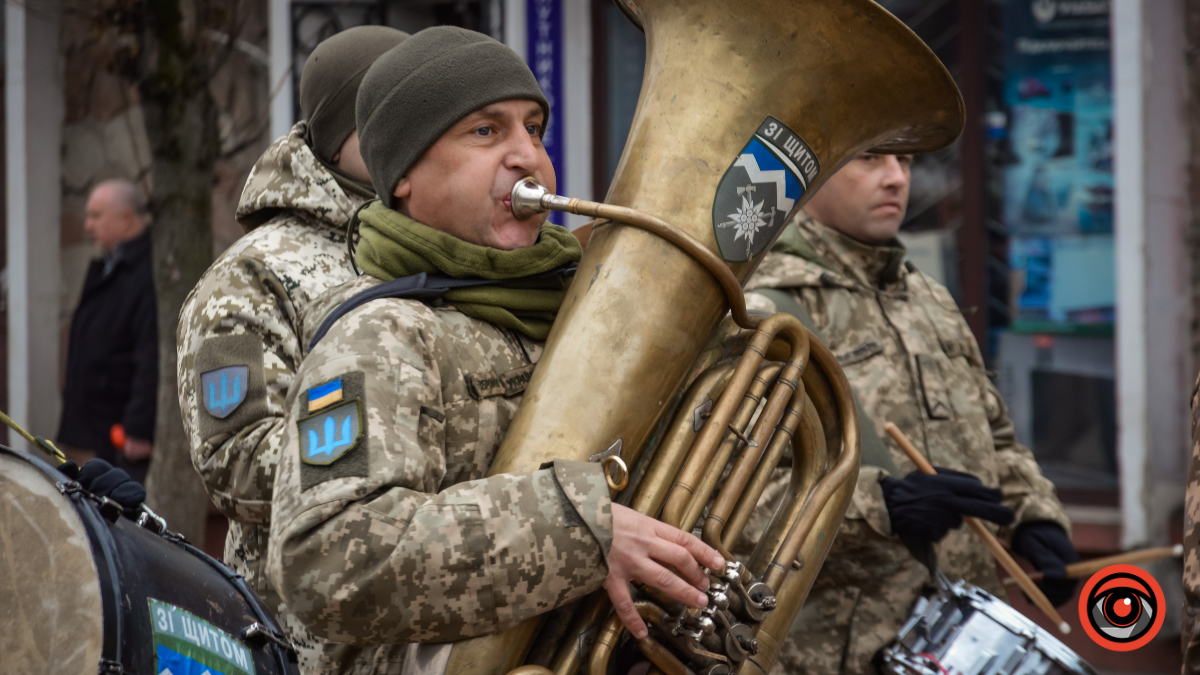 Коломия попрощалася з Героєм Олегом Анатійчуком 11