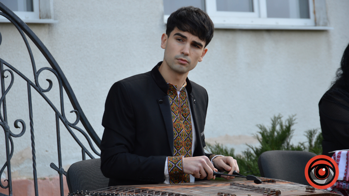 У Нижньовербізькому ліцеї відкрили меморіальну дошку Герою України Олександру Кукурбі 16