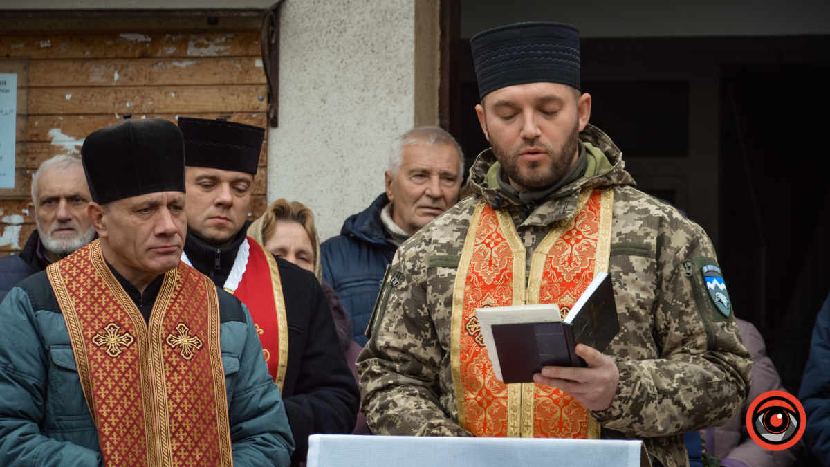 Коломия попрощалася з Героєм Олегом Анатійчуком 3
