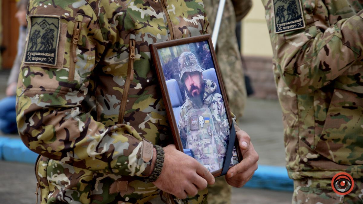 Коломия попрощалася із загиблим Героєм Ігорем Калином