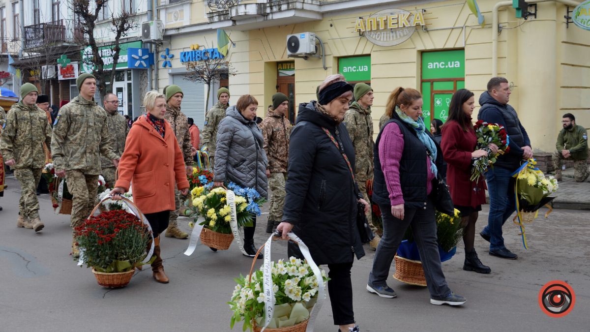 Коломия попрощалася із загиблим Героєм Ігорем Калином 3