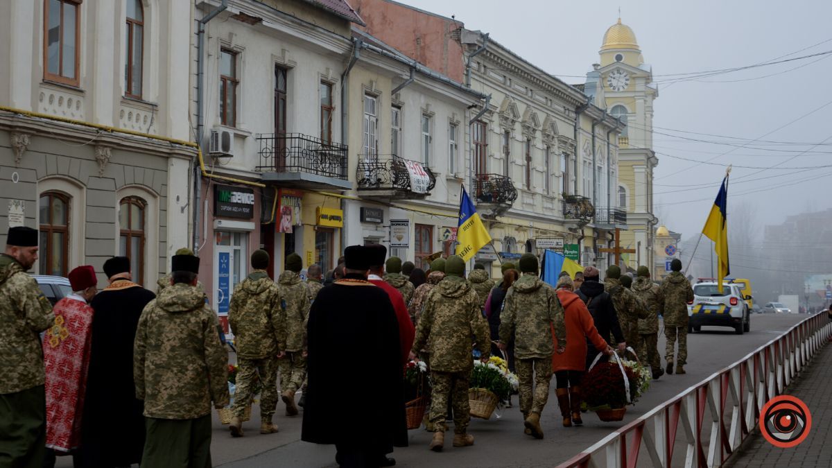 Коломия попрощалася із загиблим Героєм Ігорем Калином 4