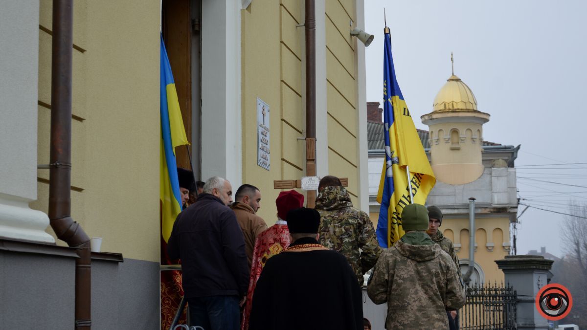 Коломия попрощалася із загиблим Героєм Ігорем Калином 11