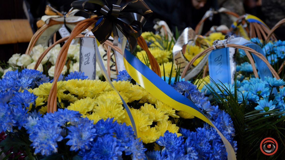 Коломия попрощалася із загиблим Героєм Ігорем Калином 13