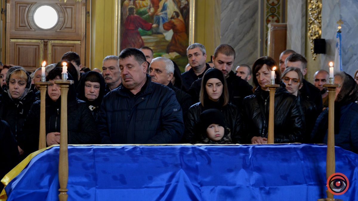 Коломия попрощалася із загиблим Героєм Ігорем Калином 20