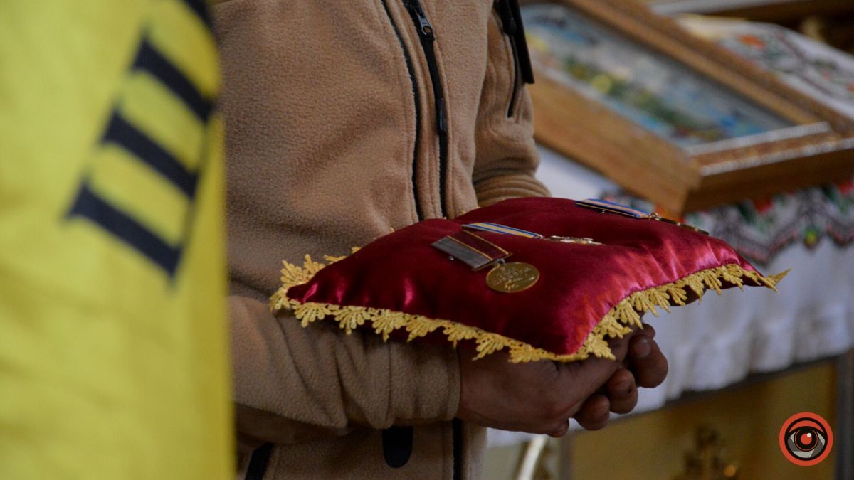 Коломия попрощалася із загиблим Героєм Ігорем Калином 21