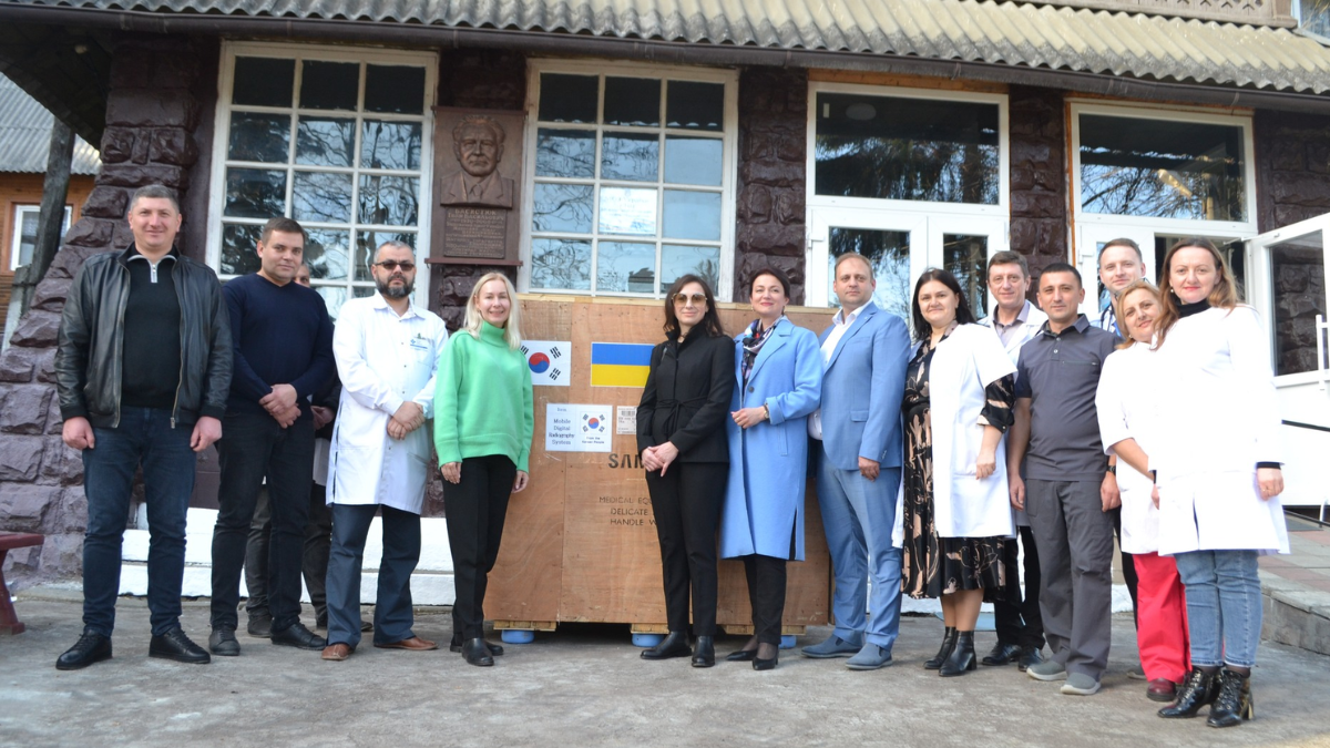 Верховинська лікарня отримала сучасний рентген апарат 1