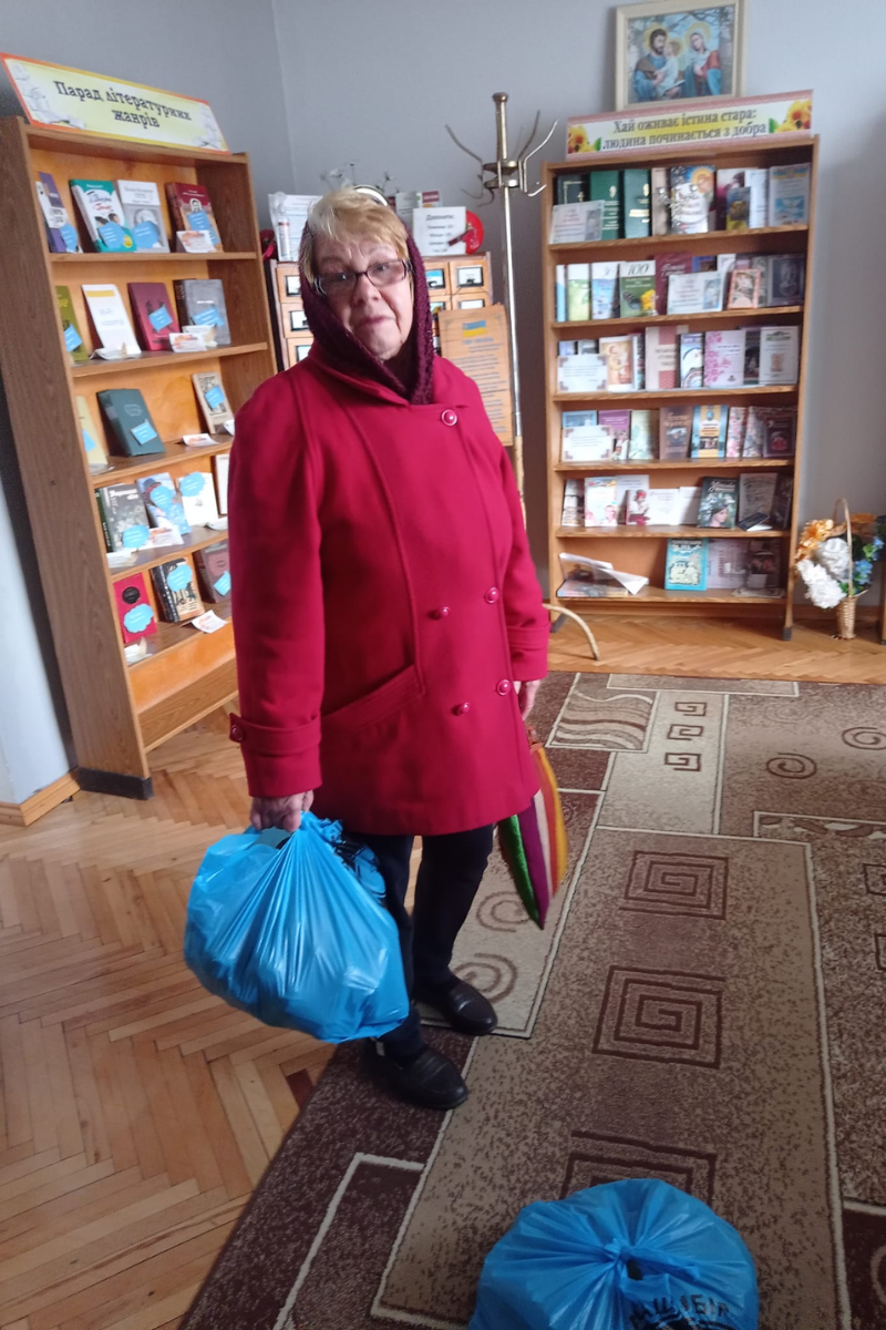 У Печеніжині ВПО отримали продуктові набори 5