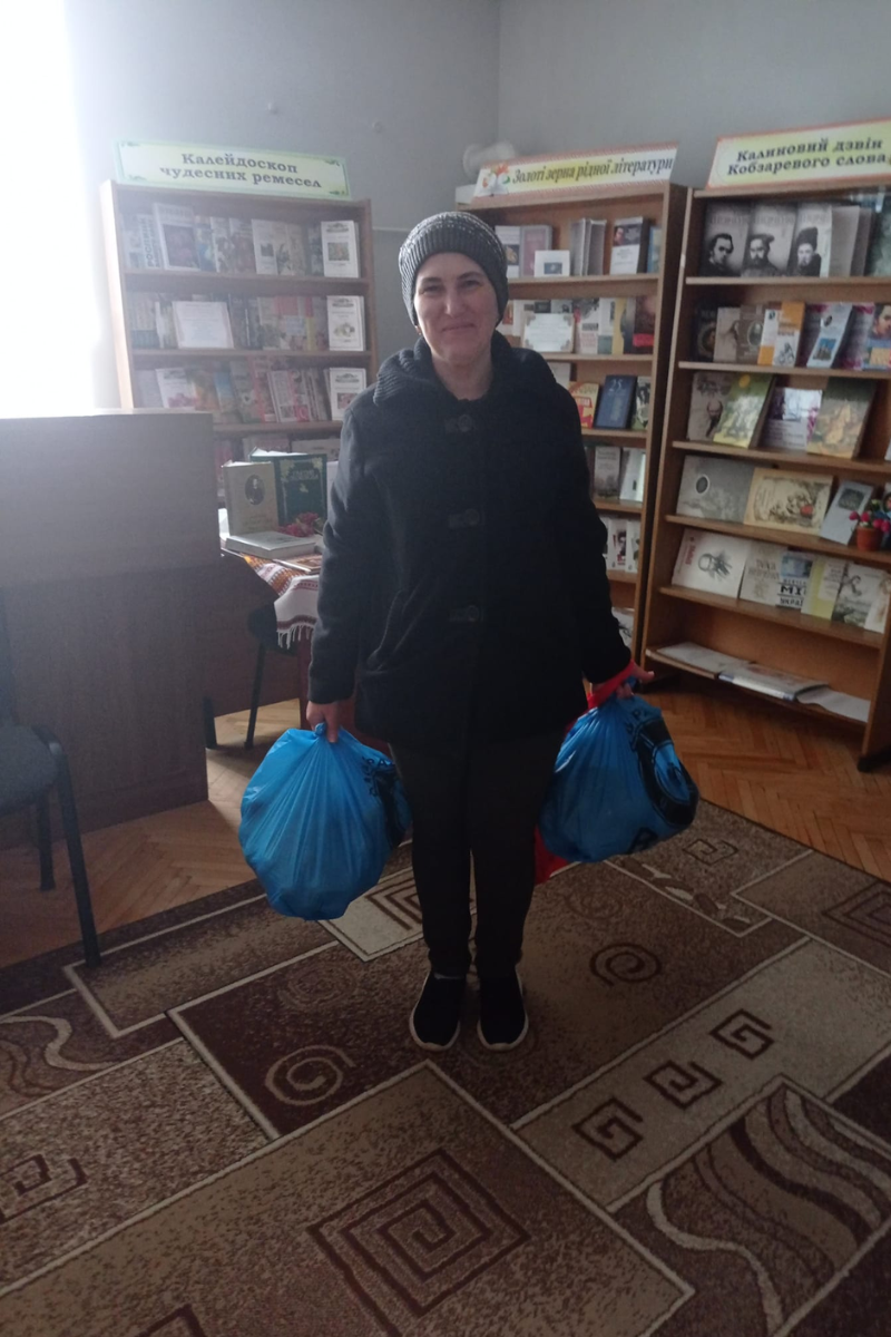 У Печеніжині ВПО отримали продуктові набори 4