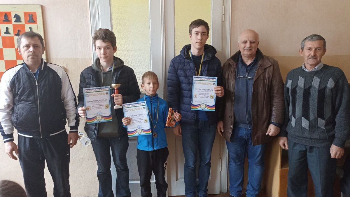Хто переміг у шахово-шашковому турнірі в Коломиї? 4