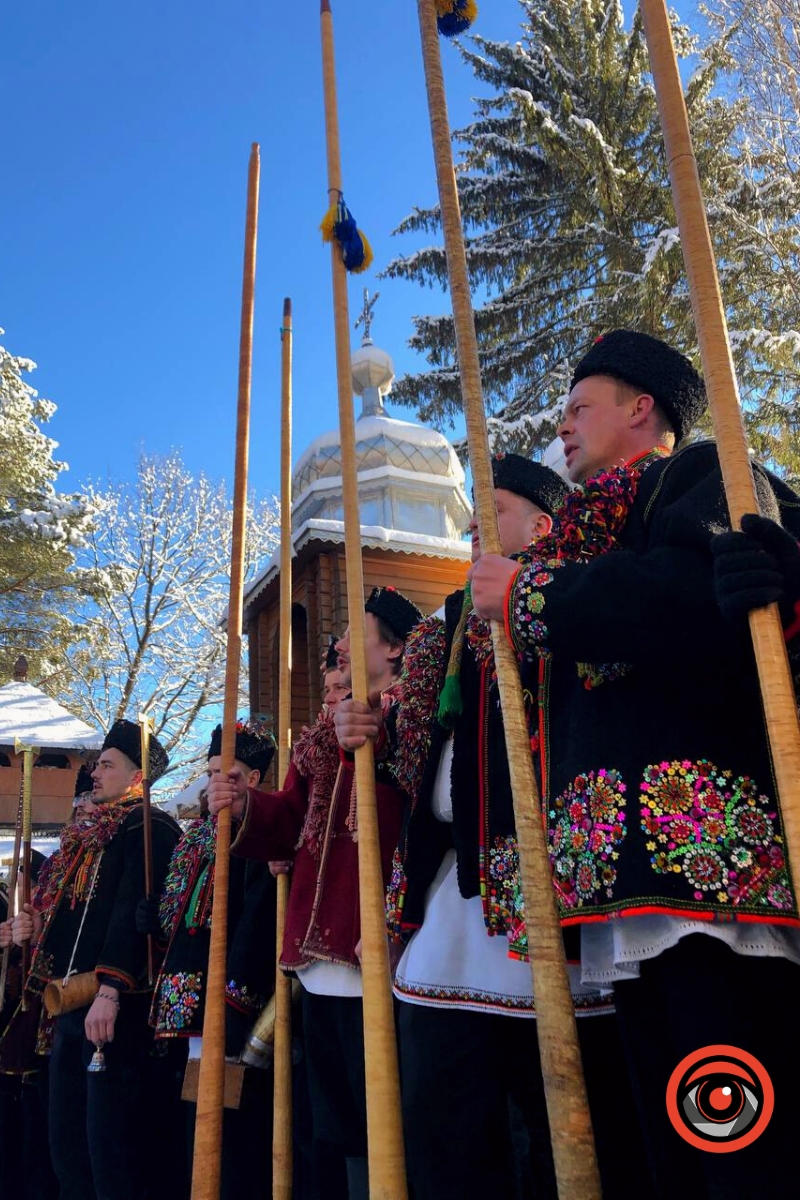 Криворівня переходить на святкування Різдва 25 грудня | Коментар о. Івана Рибарука 1