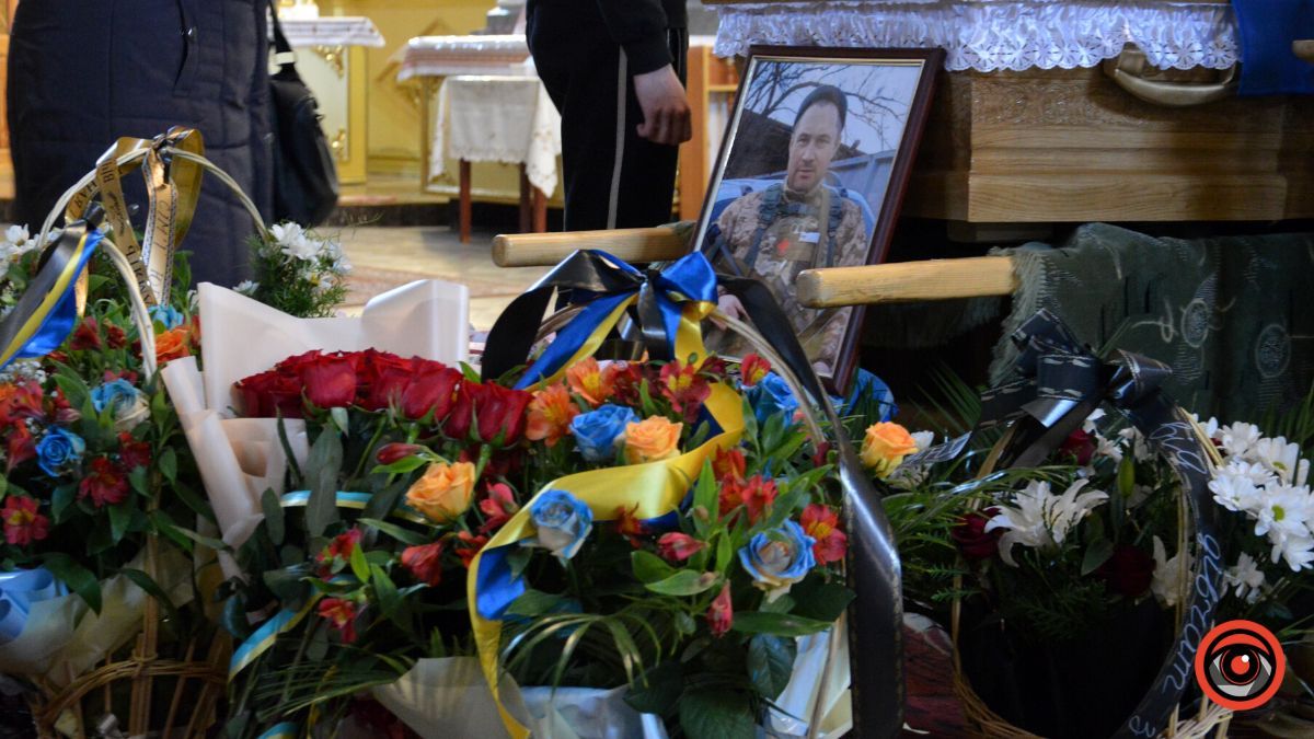 Коломия попрощалася із загиблим Героєм Андрієм Сенюком 3