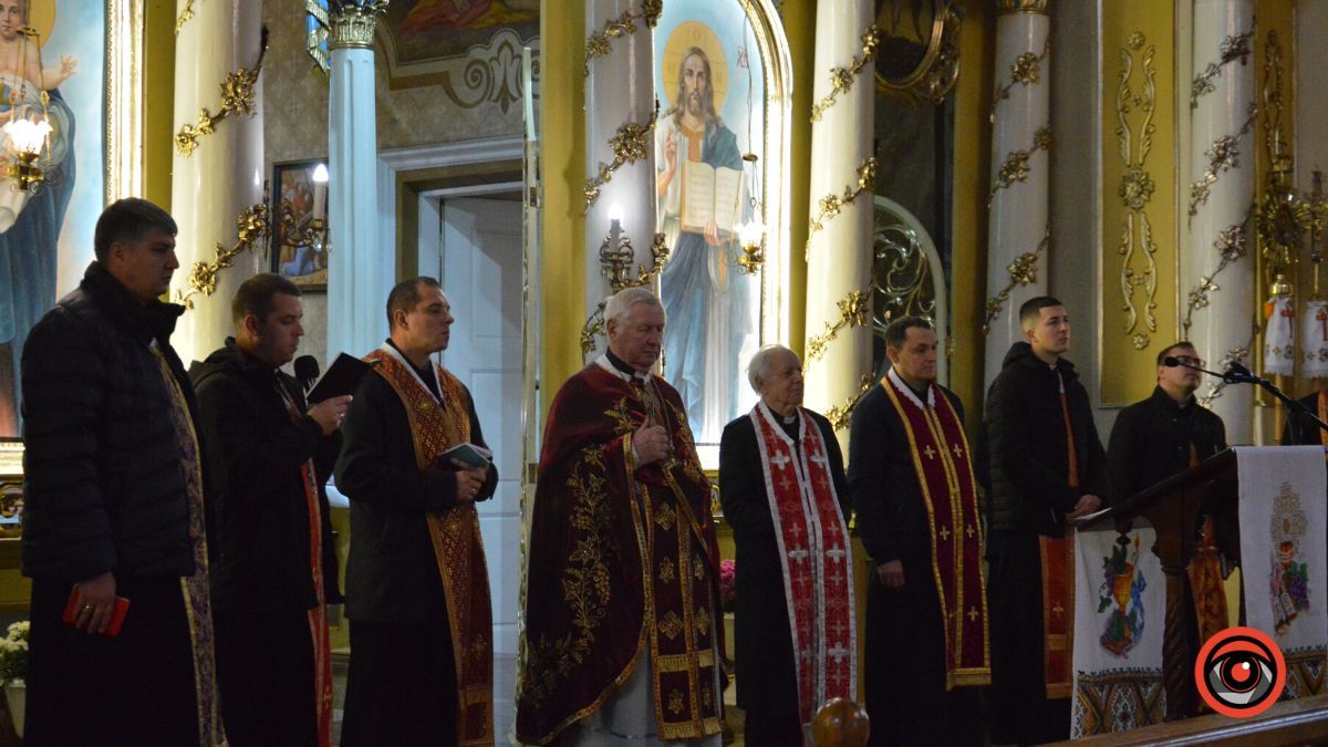 Коломия попрощалася із загиблим Героєм Андрієм Сенюком 7