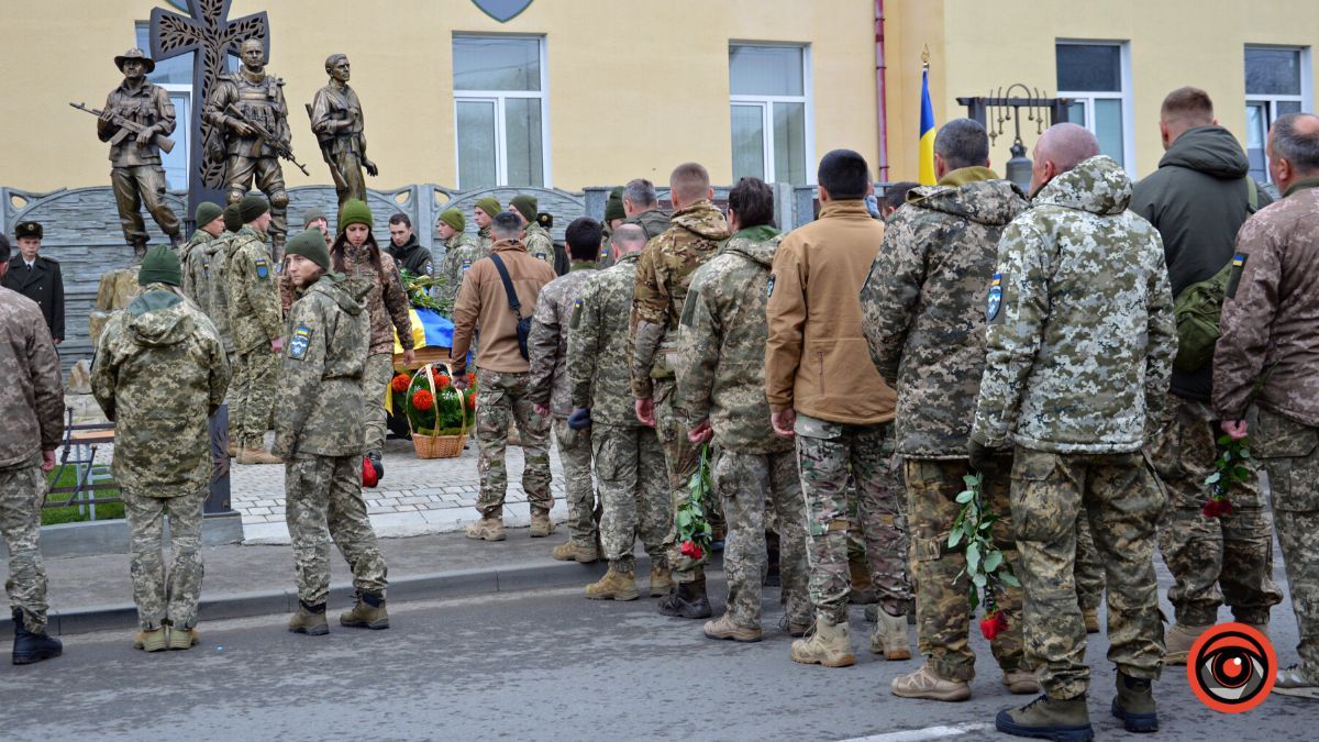 Коломия попрощалася із загиблим Героєм Андрієм Сенюком 20