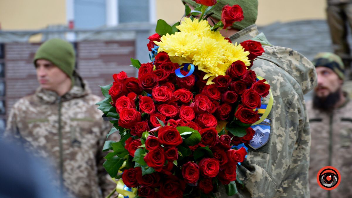 Коломия попрощалася із загиблим Героєм Андрієм Сенюком 23