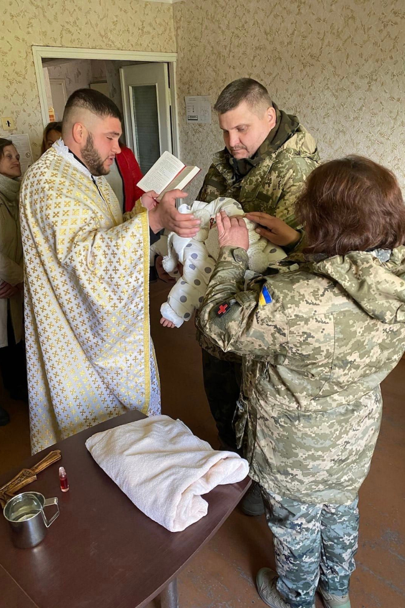 "Мене завжди переслідували думки, що коли я піду на війну, то вона нарешті закінчиться" | Інтерв'ю з військовим медиком 8