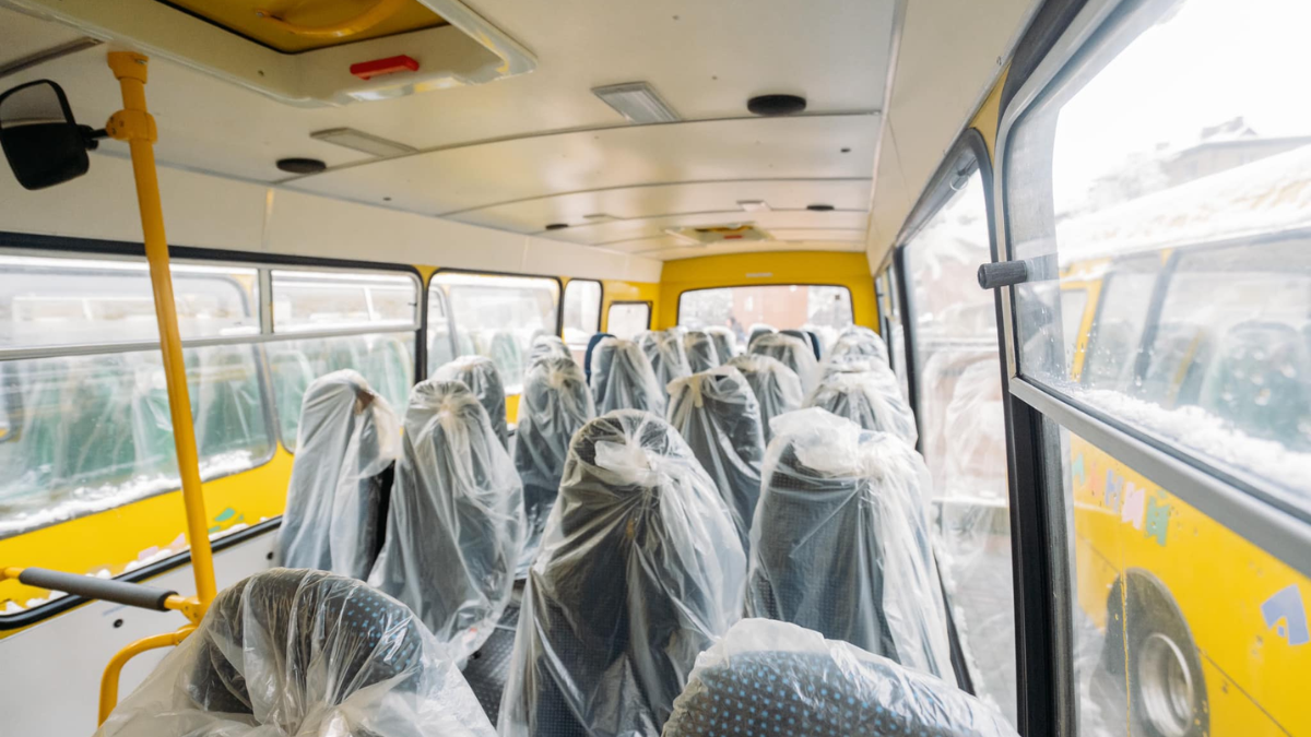 Для Коломийського ліцею №8 придбали шкільний автобус 2