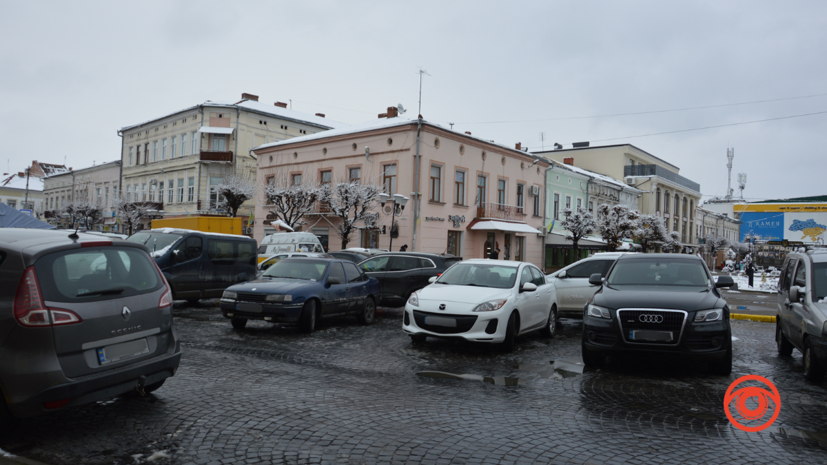 Колапс у центрі міста | Площа Відродження живе звичним життям 5