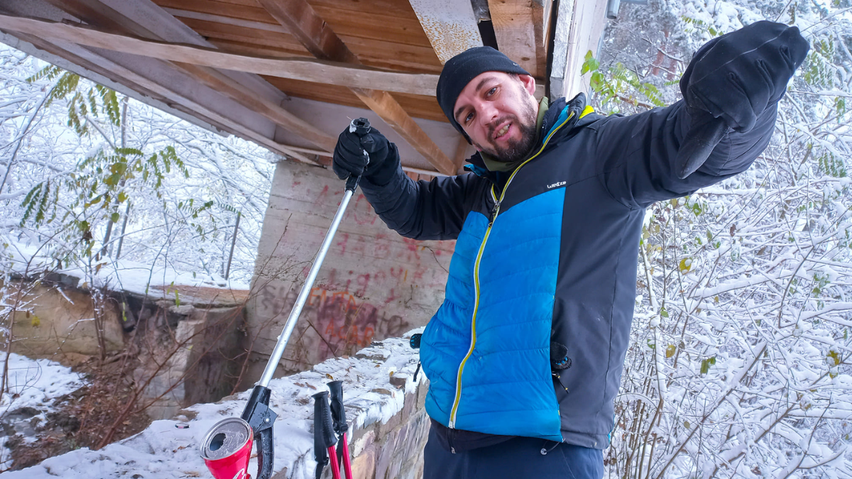 Волонтери займаються сміттєвим альпінізмом у Косові 4