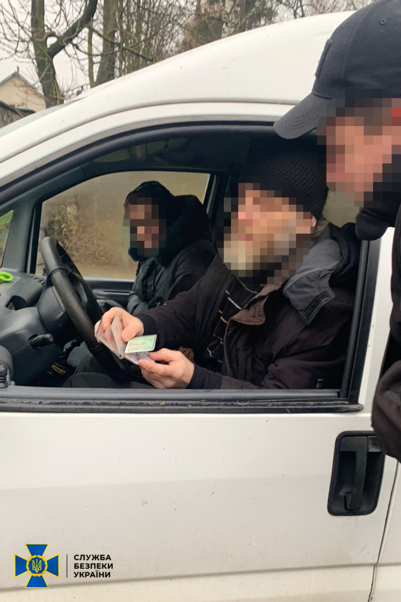 У Івано-Франківську СБУ прийшла з обшуком в єпархію УПЦ мП 1