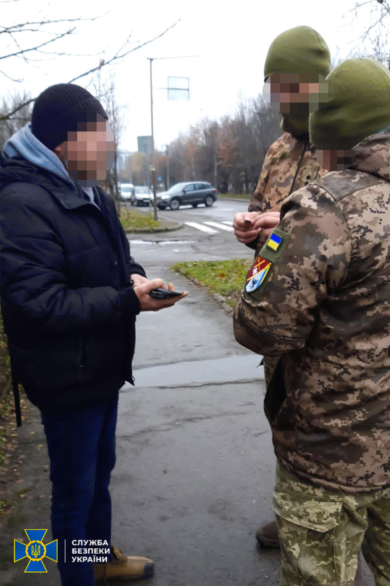 У Івано-Франківську СБУ прийшла з обшуком в єпархію УПЦ мП 3