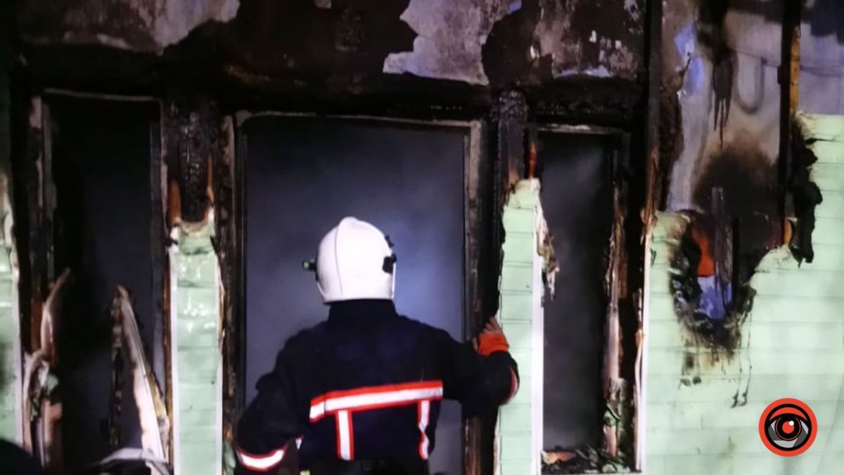 На Коломийщині загорівся житловий будинок 2