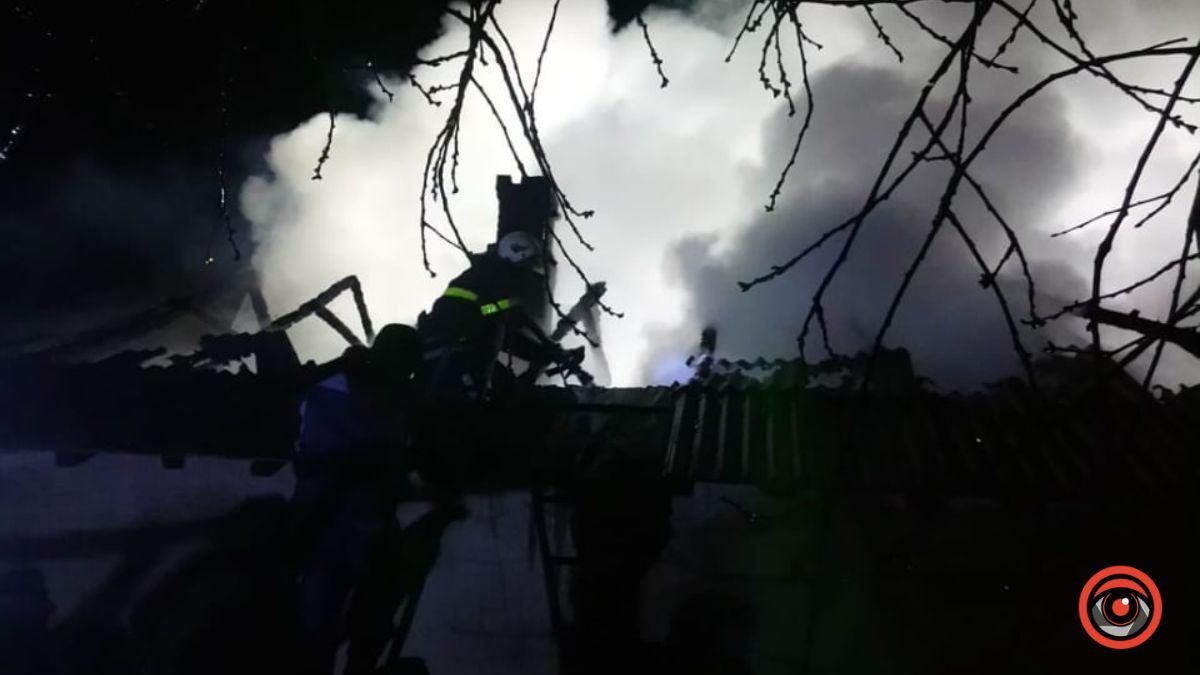 На Коломийщині загорівся житловий будинок 1