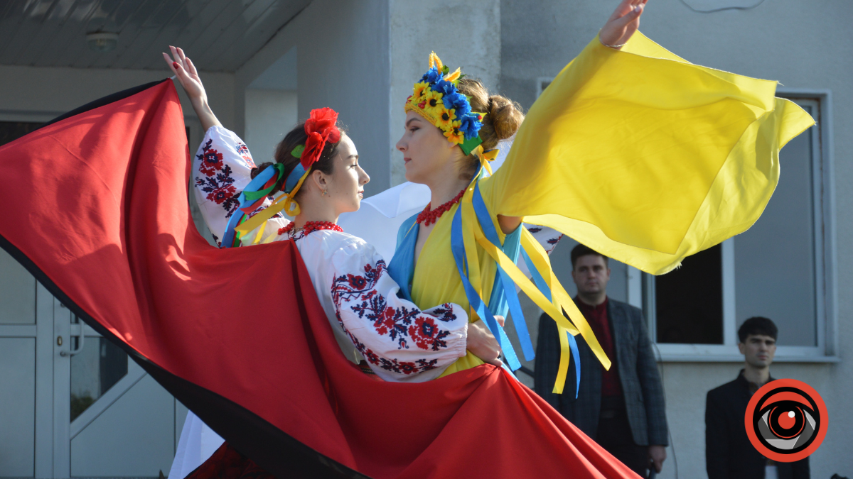 У Нижньовербізькому ліцеї відкрили меморіальну дошку Герою України Олександру Кукурбі 12