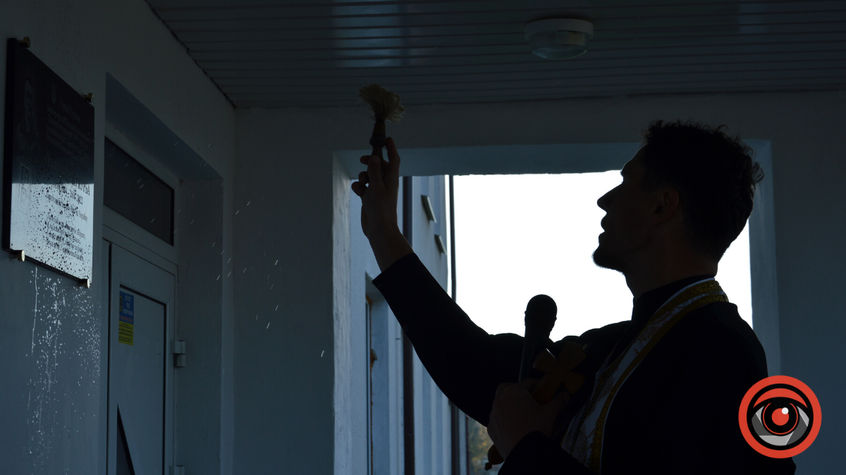 У Нижньовербізькому ліцеї відкрили меморіальну дошку Герою України Олександру Кукурбі 10