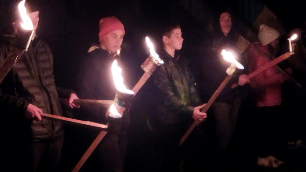 У Саджавці відбулася смолоскипна хода присвячена листопадовому чину 2