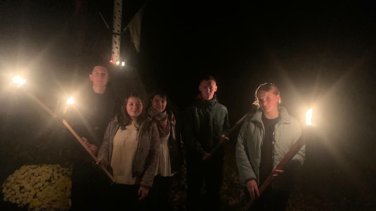 У Саджавці відбулася смолоскипна хода присвячена листопадовому чину 1