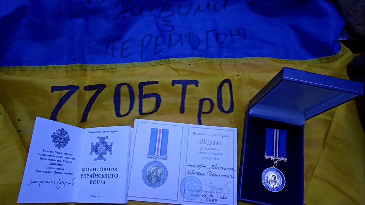 "Мене завжди переслідували думки, що коли я піду на війну, то вона нарешті закінчиться" | Інтерв'ю з військовим медиком 12