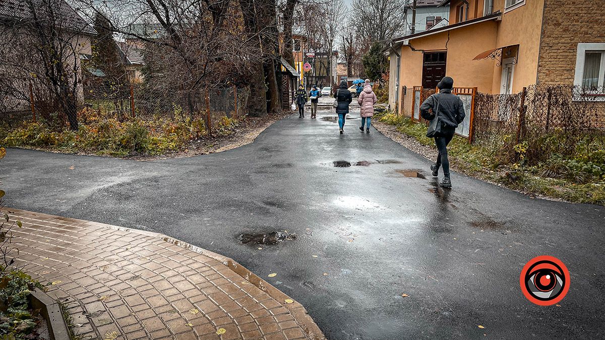 Не минайте: на прохання мешканців мер Коломиї пообіцяв зробити ремонт дороги і в їхньому дворику 3