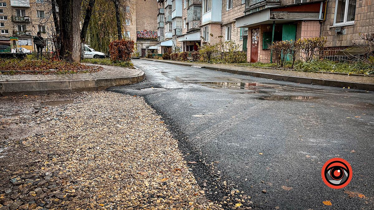 Не минайте: на прохання мешканців мер Коломиї пообіцяв зробити ремонт дороги і в їхньому дворику 11