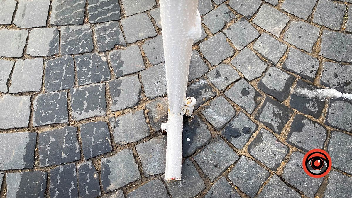 Через загорожі в Коломиї пошкодили австрійську бруківку 8