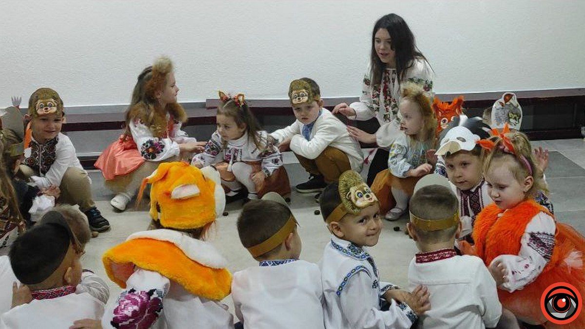 Під час повітряної тривоги свято осені для малюків Коломиї провели в укритті 3