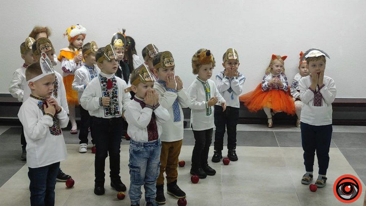 Під час повітряної тривоги свято осені для малюків Коломиї провели в укритті 2