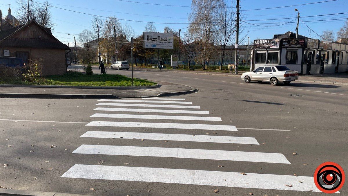 Ну, нарешті: на розі вулиць Винниченка та Мазепи облаштували пішохідний перехід 2