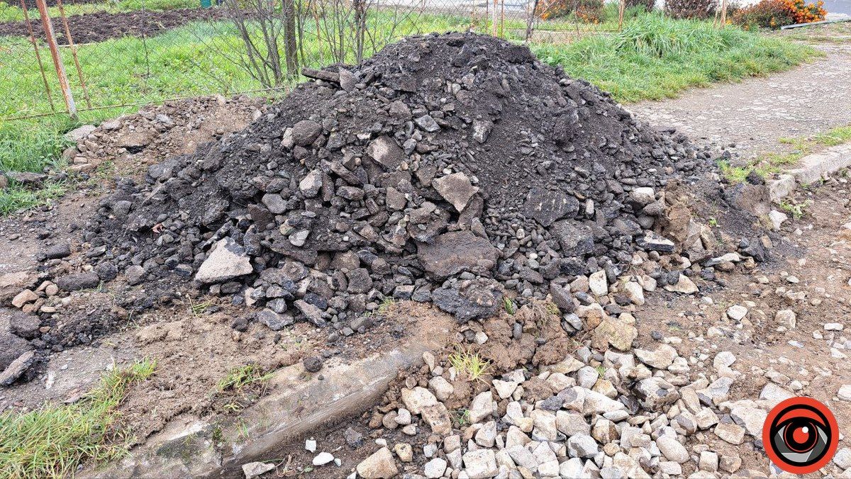 Достукались: найгірший шмат вул. Довбуша в Коломиї взялися ремонтувати 2