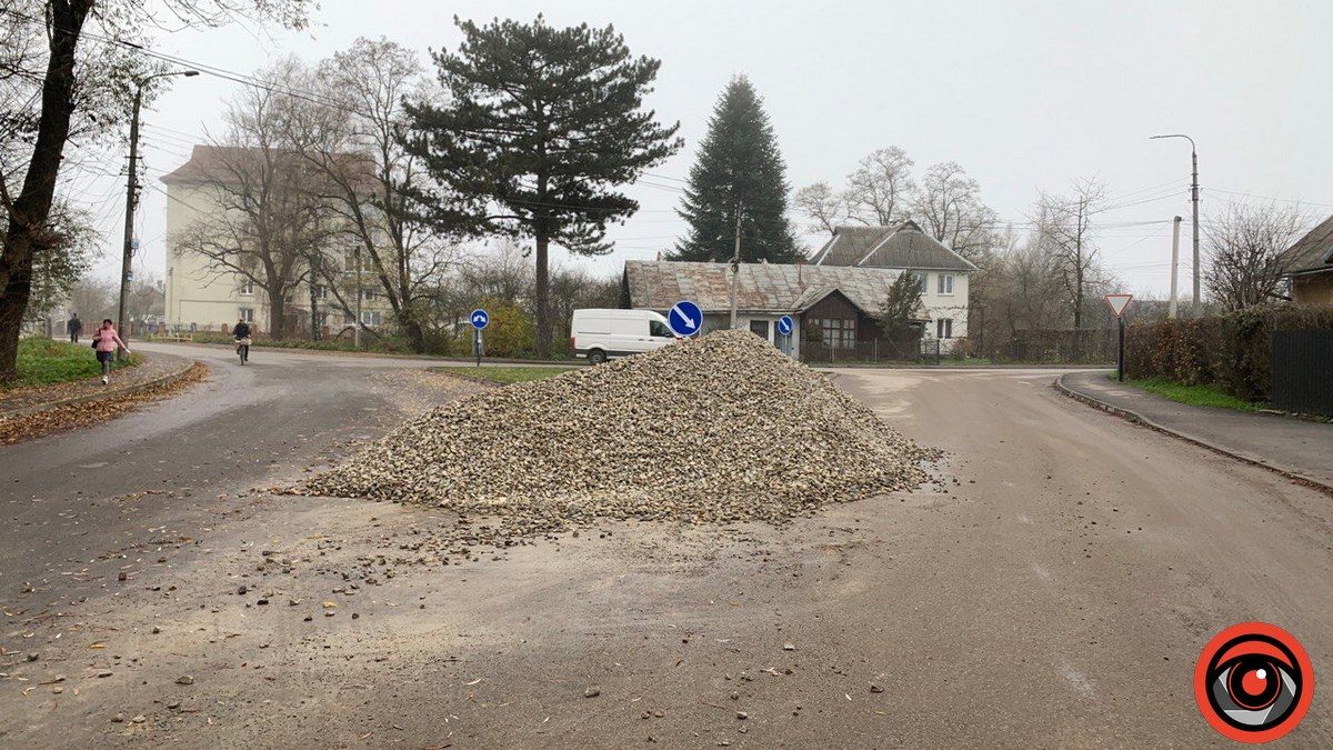 Достукались: найгірший шмат вул. Довбуша в Коломиї взялися ремонтувати 1