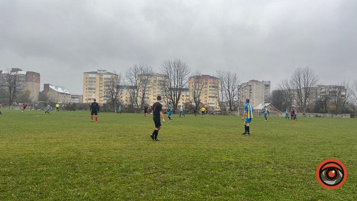 Коломийський "ДОЗ" переграв ФК "Вікторія". Фоторепортаж 1