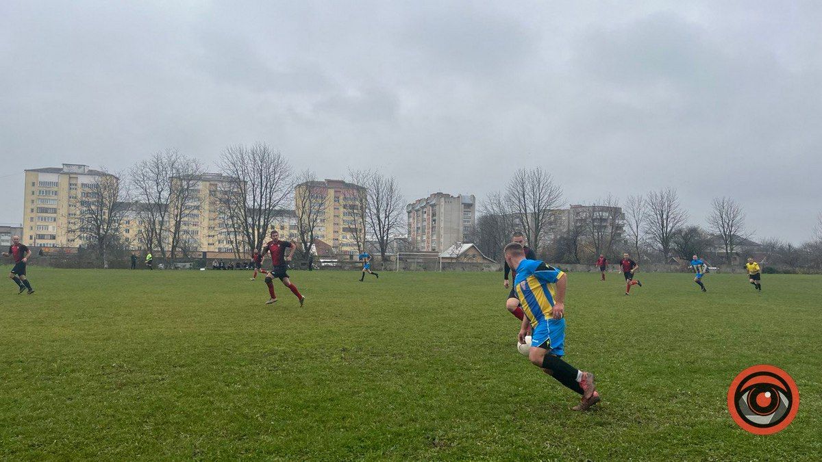 Коломийський "ДОЗ" переграв ФК "Вікторія". Фоторепортаж 7