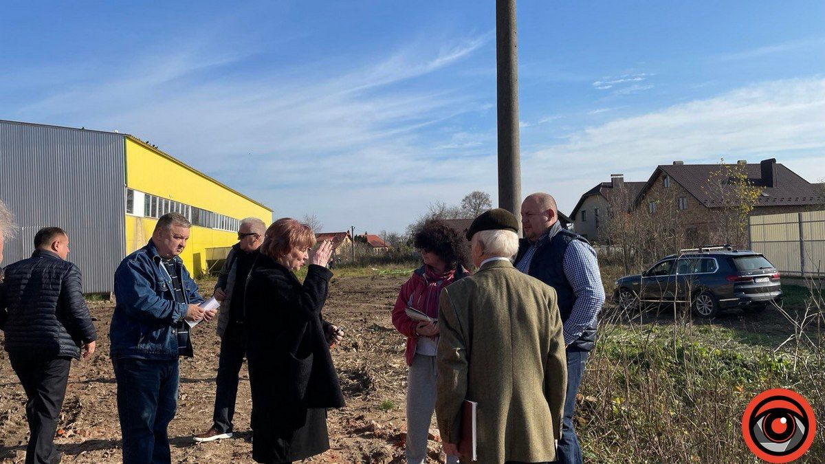 Що смердить: депутати і активісти розбиралися, що трапилось на консервному заводі у Коломиї 14